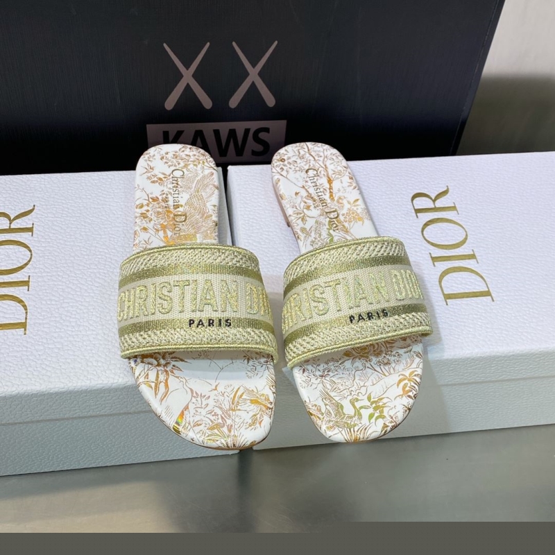 ch**an D*or slippers